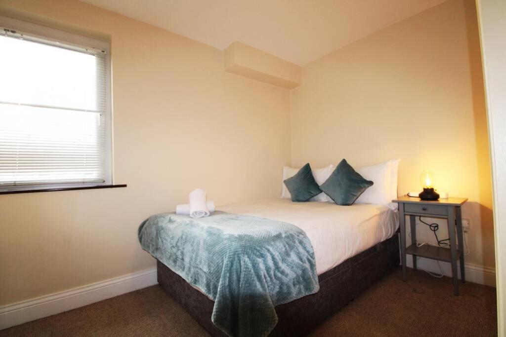 Appartement Large 3 Bed, Galway City Centre Extérieur photo