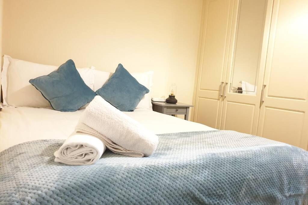 Appartement Large 3 Bed, Galway City Centre Extérieur photo