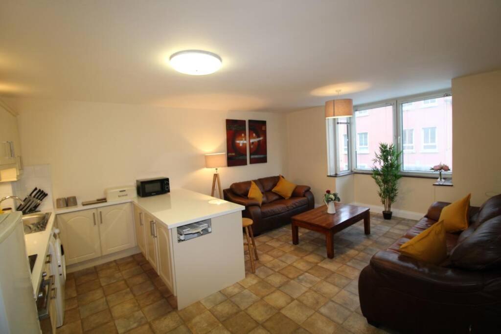 Appartement Large 3 Bed, Galway City Centre Extérieur photo