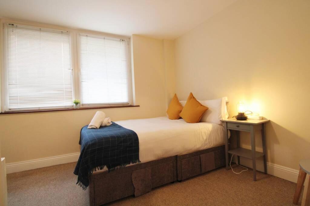 Appartement Large 3 Bed, Galway City Centre Extérieur photo